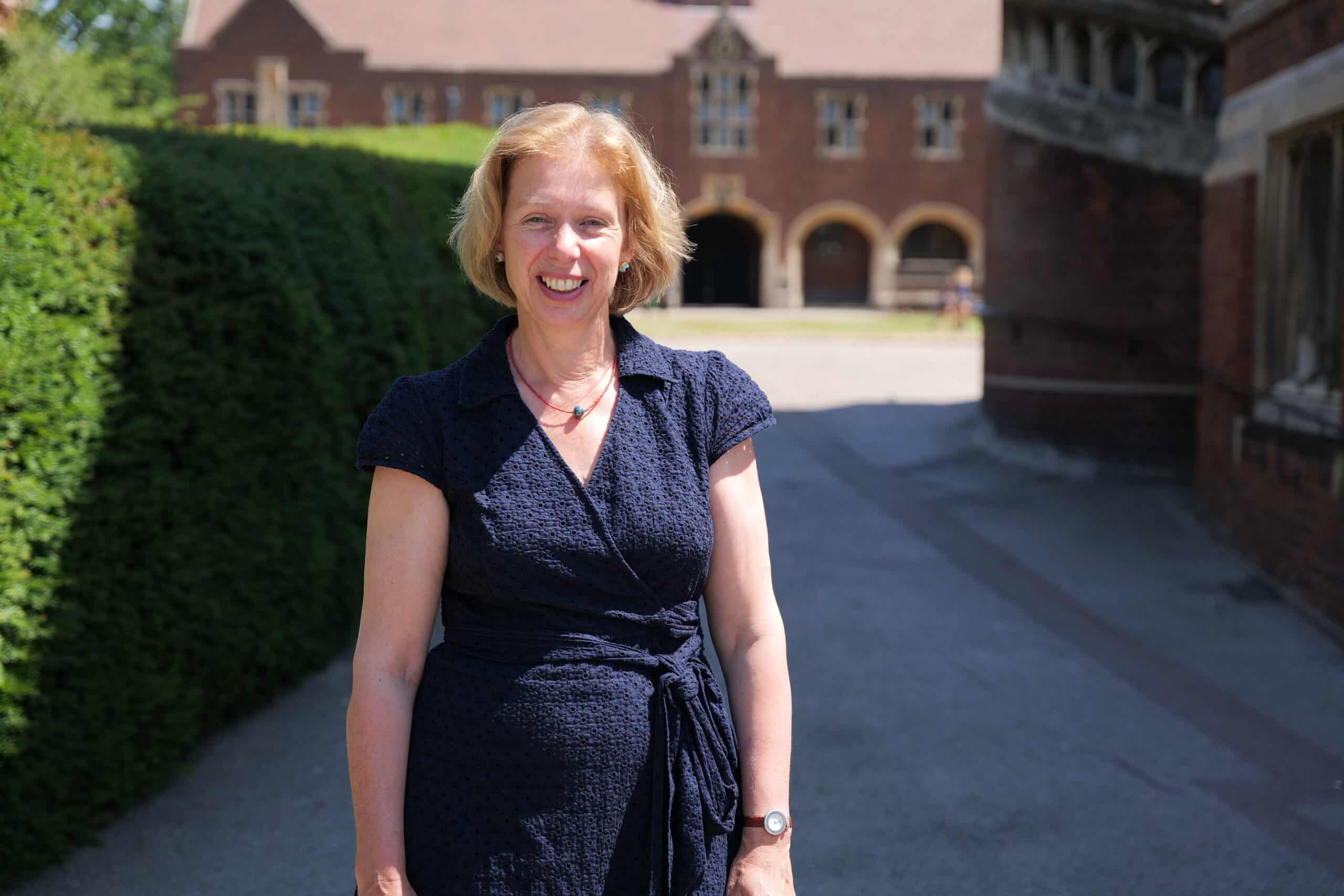Mrs V Wienand